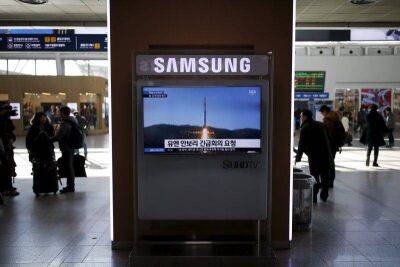 Samsung сократит выпуск чипов, чтобы пережить спад на рынке - smartmoney.one - Reuters