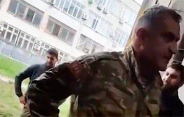 «Вы позорите русское оружие!»: гауляйтер Южной Осетии сорвался на бунтующих «мобиков» - charter97.org - Украина - Белоруссия - Рязань - респ. Южная Осетия
