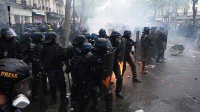 782 тысячи человек вышли на улицы Франции, более 60 человек задержаны - unn.com.ua - Украина - Киев - Франция - Париж - Протесты