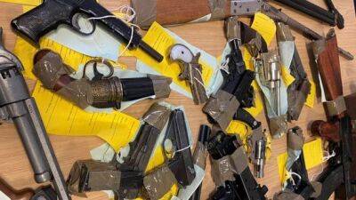 Александр Вучич - Сербы сдали более 3000 единиц незаконного оружия после массовых расстрелов - unn.com.ua - Украина - Киев - Сербия