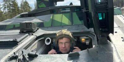 Ульф Кристерссон - Премьер Швеции протестировал БМП CV 90, которые обещали передать Украине — фото - nv.ua - Украина - Швеция