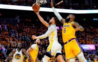 Мартин Калеб - НБА: Нью-Йорк сократил проигрыш в серии из Майами, Голден Стейт - с Лейкерс - korrespondent.net - Украина - Лос-Анджелес - Нью-Йорк - Нью-Йорк