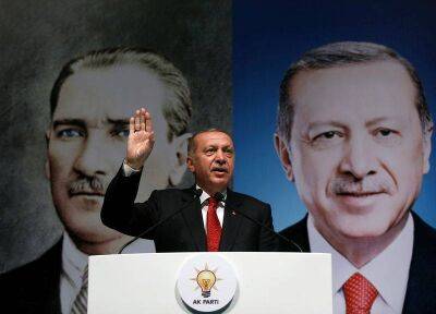 Реджеп Тайип Эрдоган - Турецкая лира рухнула до нового минимума накануне выборов - smartmoney.one - Турция - Fargo - county Wells - Reuters