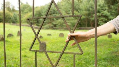 Маргаритис Схинас - Каждый третий еврей в Европе подумывает уехать из-за антисемитизма - vesty.co.il - Израиль - Голландия - Португалия