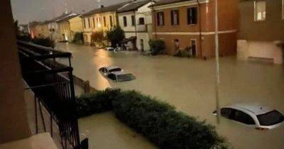 Наводнение в Италии: погибли по меньшей мере 8 человек - dsnews.ua - Украина - Италия