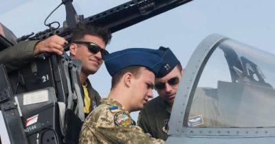 Британский маршал рассказал о проблемах ВВС, возникших из-за обучения украинских летчиков - focus.ua - Украина - Англия - Великобритания - Ввс