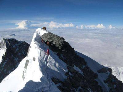 Покорил Эверест: британский альпинист поднялся на гору 17-й раз, побив рекорд - unn.com.ua - Украина - Киев - Непал