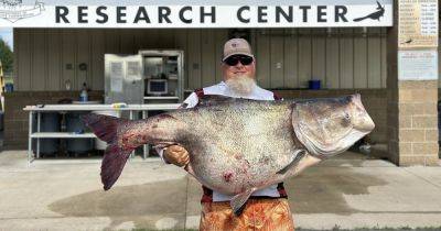 В Оклахоме рыбак поймал огромную "рыбу-пришельца" весом с 14-летнего подростка (фото) - focus.ua - Украина - USA - штат Оклахома
