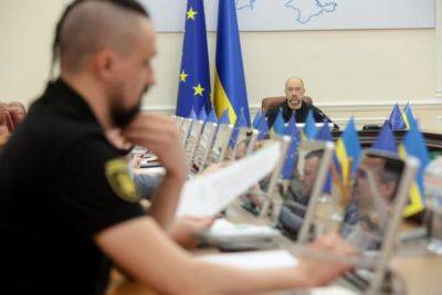 Денис Шмыгаль - Соцвыплаты и восстановление: Украина привлечет почти $3 миллиарда - minfin.com.ua - Украина - Япония