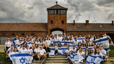 Ронен Бар - "Холокост для богатых": почему взлетели цены на школьные поездки в Польшу - vesty.co.il - Израиль - Польша