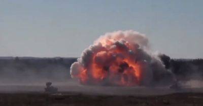 Мины взрываются перед танками: работу УР-77 "Метеорит" показали на видео - focus.ua - Россия - Сирия - Украина - Азербайджан