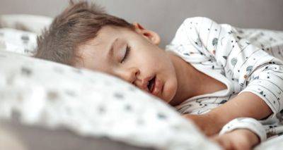 Для чего хорошие родители кладут ножницы под матрас кровати своего ребенка - cxid.info - Россия