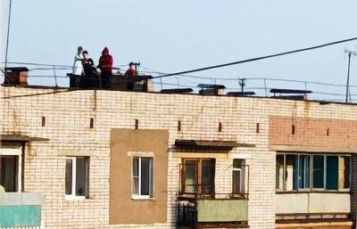 В Нелидово подростки бегали по крыше многоэтажки и ломали антенны - afanasy.biz - Тверская обл.