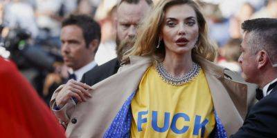Модель Алина Байкова появилась на красной дорожке Каннского кинофестиваля в футболке с надписью Fuck you Putin — ее арестовали - nv.ua - Украина