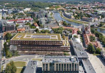 В вильнюсском районе небоскрёбов - новый бизнес-центр с зелёной крышей - obzor.lt - Англия - Литва - Вильнюс - Vilnius