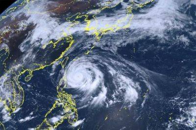 Филиппины эвакуируют тысячи сельских жителей, закрыли школы и ввели запрет на плавание. Тайфун Mawar приближается - unn.com.ua - США - Украина - Киев - Япония - Филиппины - Манила - Тайвань - Гуам