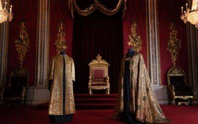 король Георг VI (Vi) - Чарльз III (Iii) - Букингемский дворец показал коронационную мантию Чарльза III - korrespondent.net - Украина - Англия