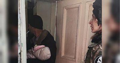 В Бахмуте женщина скрыла новорожденного ребенка, чтобы не эвакуироваться: как военные под обстрелами вывозили из города людей - fakty.ua - Украина