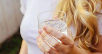 Два простых и самых полезных напитка для женщин: пейте их для омоложения лица и тела - cxid.info