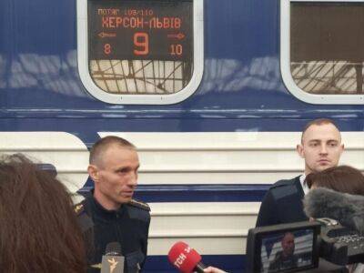 Владимир Зеленский - Во Львов точно по графику прибыл поезд, который попал под обстрел в Херсоне и загорелся. Его встречали аплодисментами - gordonua.com - Россия - Украина - Херсон - Херсонская обл.