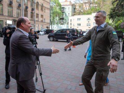 Виталий Кличко - Брюссель передал Киеву "скорые" и другую помощь. Кличко встретился с мэром столицы Бельгии - gordonua.com - Украина - Киев - Бельгия - Брюссель