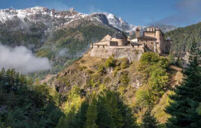 Во Франции - Во Франции выставили на продажу замок, где судили ведьм в Средневековье - obzor.lt - Франция