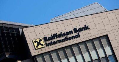 Тимур Алиев - Raiffeisen Bank закрыл все корсчета российских банков кроме «дочки» - smartmoney.one - Австрия - Россия - Reuters