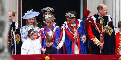 принц Луи - принцесса Шарлотта - королева Камилла - король Чарльз Ііі III (Iii) - Снова в деле. Принц Луи не мог сдержать эмоций на балконе Букингемского дворца - nv.ua - Украина