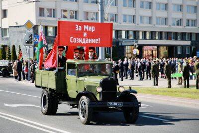 В День Победы в Гродно прошел парад стилизованных автомобилей - grodnonews.by - Белоруссия