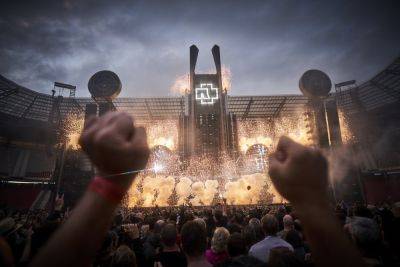 Полиция допросила ирландку по поводу возможного насилия на концерте Rammstein в Вильнюсе - obzor.lt - Литва - Вильнюс - Ирландия