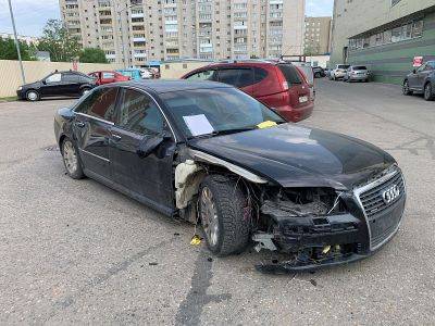 В Твери ищут владельцев брошенного Audi A8 - afanasy.biz - Тверь - район Заволжский, Тверь