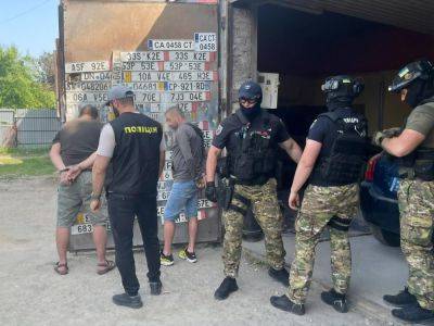 Полиция заявила о задержании организатора незаконной торговли оружием на Прикарпатье - gordonua.com - Украина - Калуш - Торговля