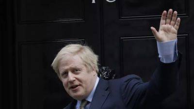 Борис Джонсон - Борис Джонсон ушел из парламента, но не исключил возвращения - ru.euronews.com - Англия