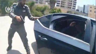 Видео: киллеров с пистолетами и в масках схватили возле больницы на севере Израиля - vesty.co.il - Израиль - Гана