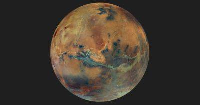 Не совсем Красная планета. На новом снимке аппарата Mars Express Марс выглядит иначе (фото) - focus.ua - Украина