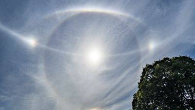 «‎Солнечные собаки», паргелии и 22-градусное гало — астроном снял необычное световое шоу в небе над Великобританией - itc.ua - Украина - Англия - Финляндия - Шотландия - Ирландия