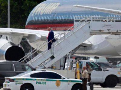 Дональд Трамп - Трамп прибыл во Флориду, где предстанет перед судом - unn.com.ua - США - Украина - Киев - шт.Флорида - шт.Нью-Джерси