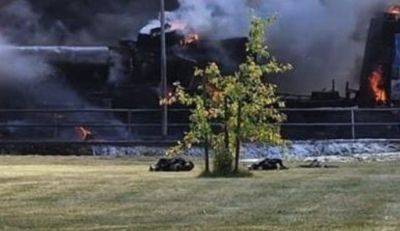 ФОТО: в Саласпилсе загорелся военный бензовоз НАТО - rus.delfi.lv - Рига - Латвия