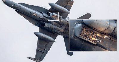 Сверхвысокая температура: как работают тепловые ловушки на истребителе F/A-18 Hornet (фото) - focus.ua - Украина - Англия - Малайзия