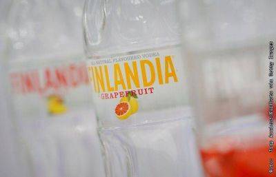 Coca-Cola HBC покупает владельца водочного бренда Finlandia за $220 млн - smartmoney.one - Москва - США - Лондон - Финляндия - Афины - Голландия