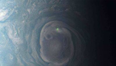 NASA зафиксировало зеленую вспышку на Юпитере - planetanovosti.com