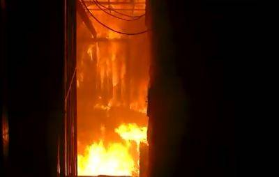 Обрушилась крыша: дом в центре Киева превратился в факел - politeka.net - Украина - Киев