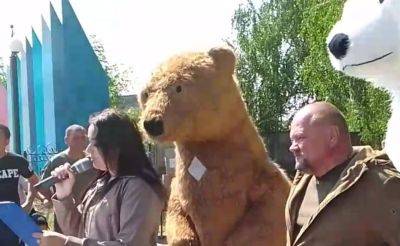 "Праздник" на фоне руин: как прошел День защиты детей в оккупированном Лисичанске - фото - vchaspik.ua - Украина - Лисичанск