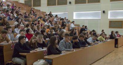 Коснется ли мобилизация учителей и студентов во время учебного года: что говорит закон - cxid.info - Украина
