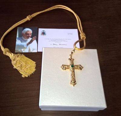 Бенедикт XVI (Xvi) - В Германии похитили наперсный крест папы Бенедикта XVI - unn.com.ua - Украина - Киев - Германия