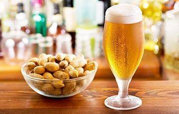 Ученые узнали, почему арахис «танцует» в стакане с пивом - charter97.org - Англия - Белоруссия - Германия - Франция - Буэнос-Айрес