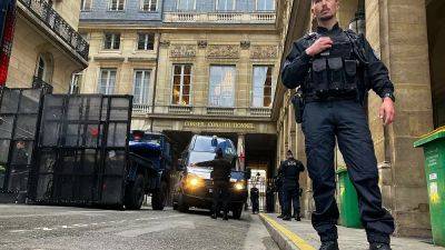 Взрыв в центре Парижа: семь человек в критическом состоянии - ru.euronews.com - Франция - Париж