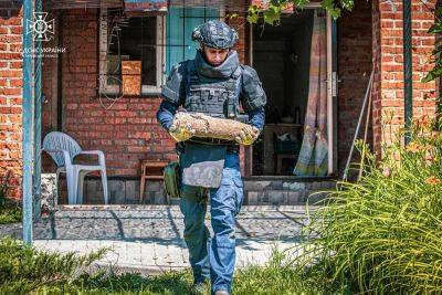 В домах и на дачах под Харьковом боеприпасы находят даже под полами (видео) - objectiv.tv - Украина - Харьковская обл. - Харьков - Гсчс