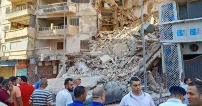 В Египте внезапно обрушился 13-этажный дом с туристами: люди лежат под завалами (видео) - focus.ua - Украина - Казахстан - Египет - г. Александрия