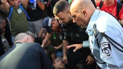 Ярив Левин - 6 человек арестованы в ходе беспорядков возле дома министра юстиции Левина - vesty.co.il - Израиль